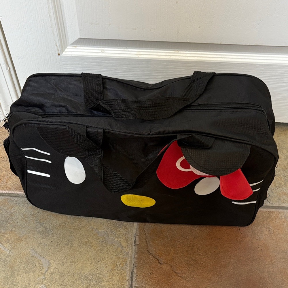 Hello Kitty Black and Green Tote Set - Picture 7 of 13